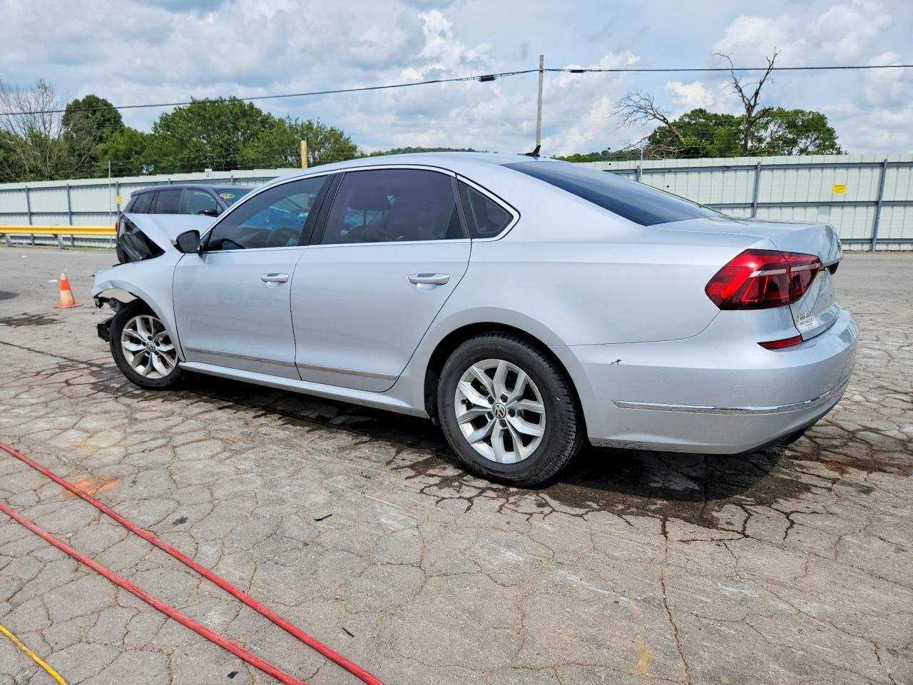 2017 VOLKSWAGEN PASSAT S — снимка 2