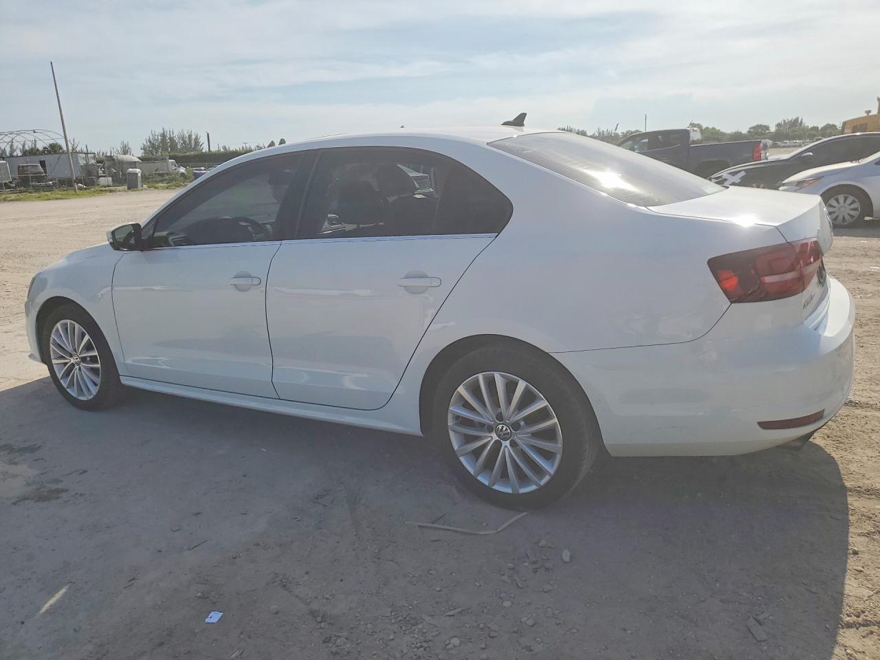 2016 VOLKSWAGEN JETTA SEL — снимка 2