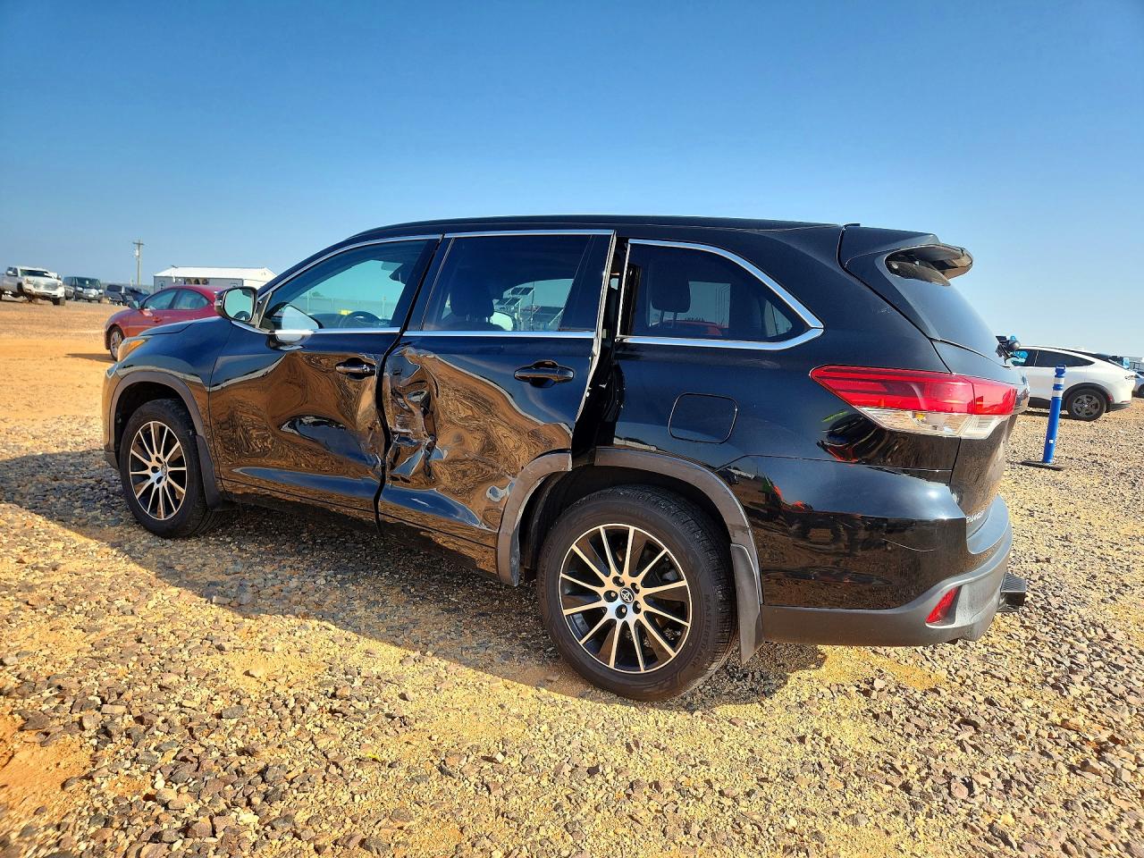 2017 TOYOTA HIGHLANDER SE — снимка 2