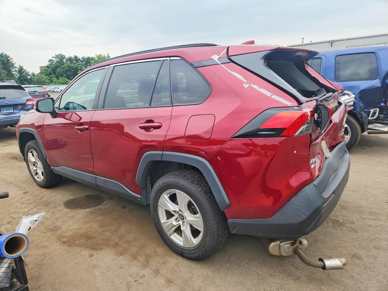 2021 TOYOTA RAV4 XLE — снимка 2