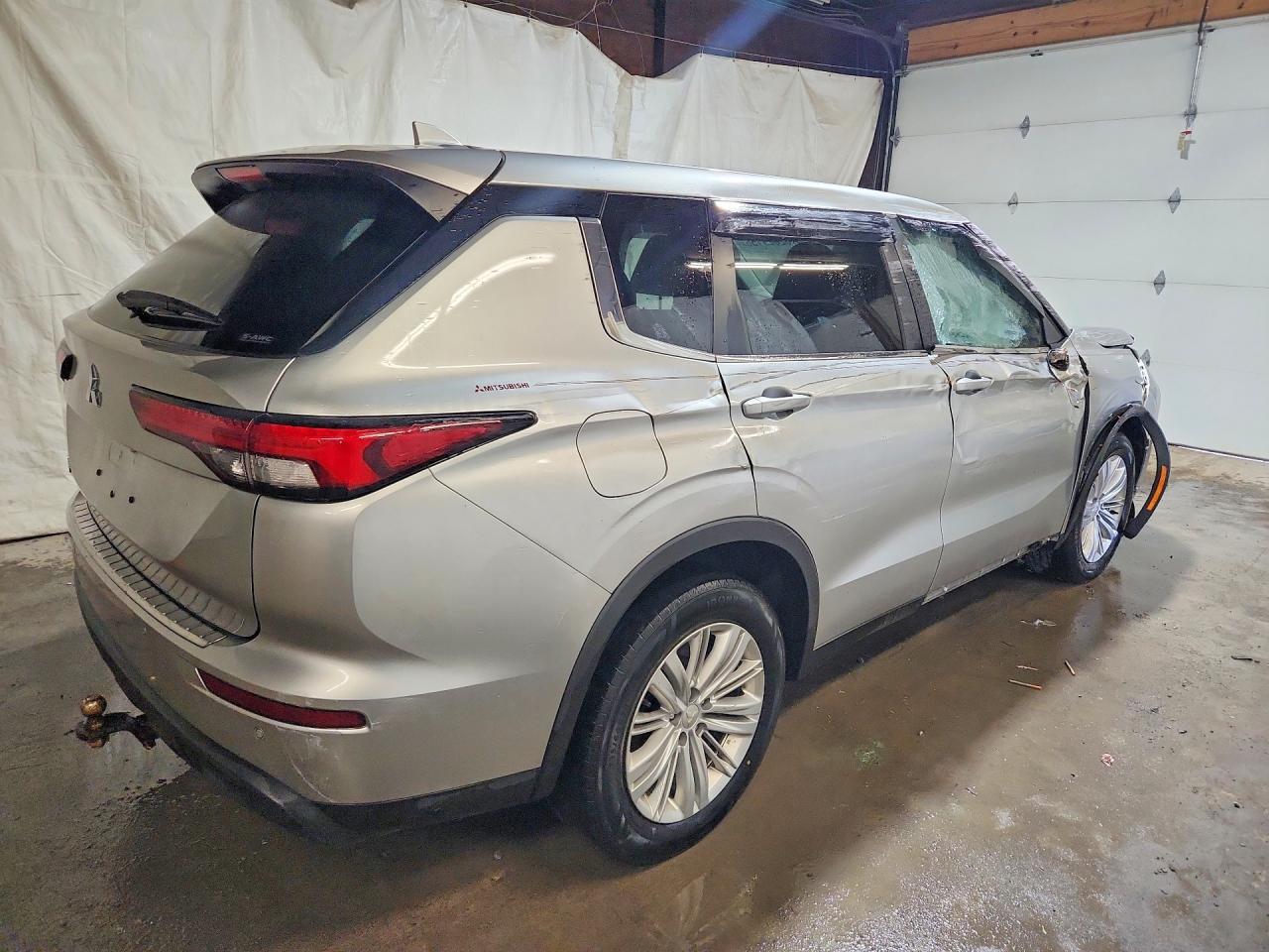 2022 MITSUBISHI OUTLANDER ES — снимка 3