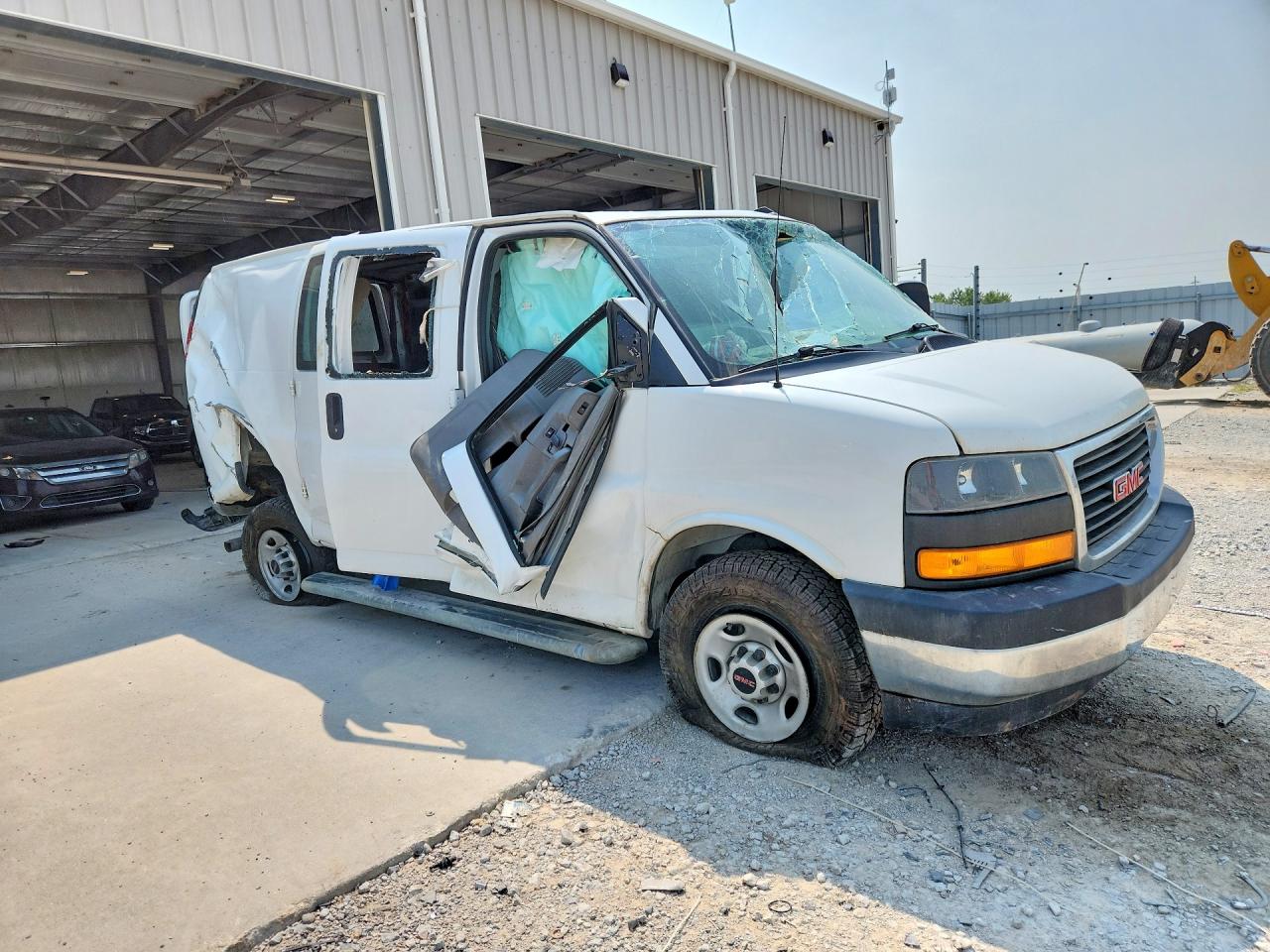 2020 GMC SAVANA G2500 — снимка 4