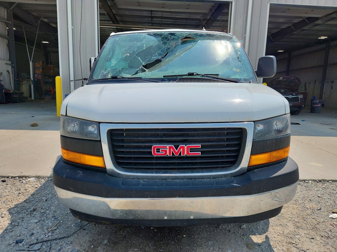 2020 GMC SAVANA G2500 — снимка 5