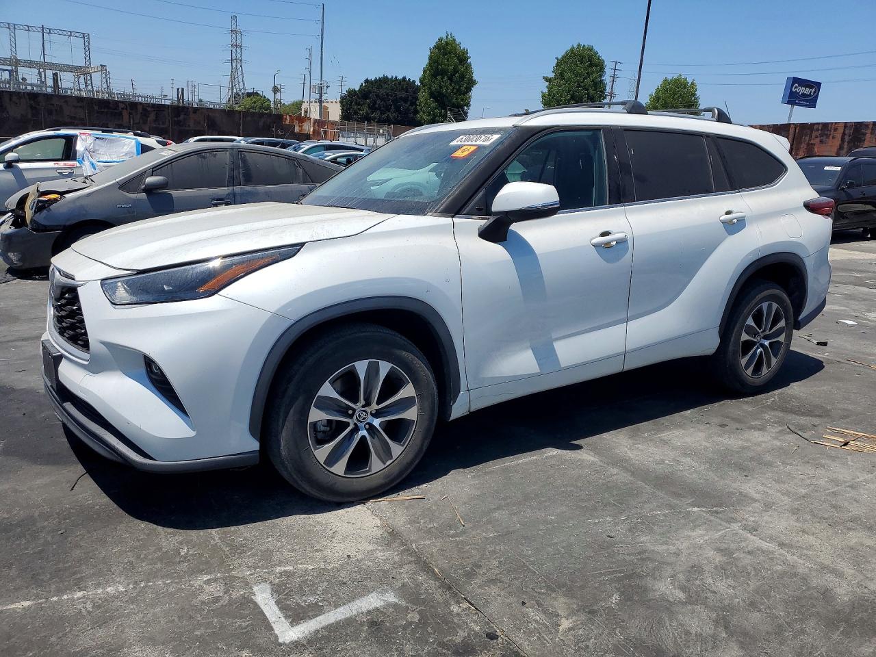 2022 TOYOTA HIGHLANDER HYBRID XLE