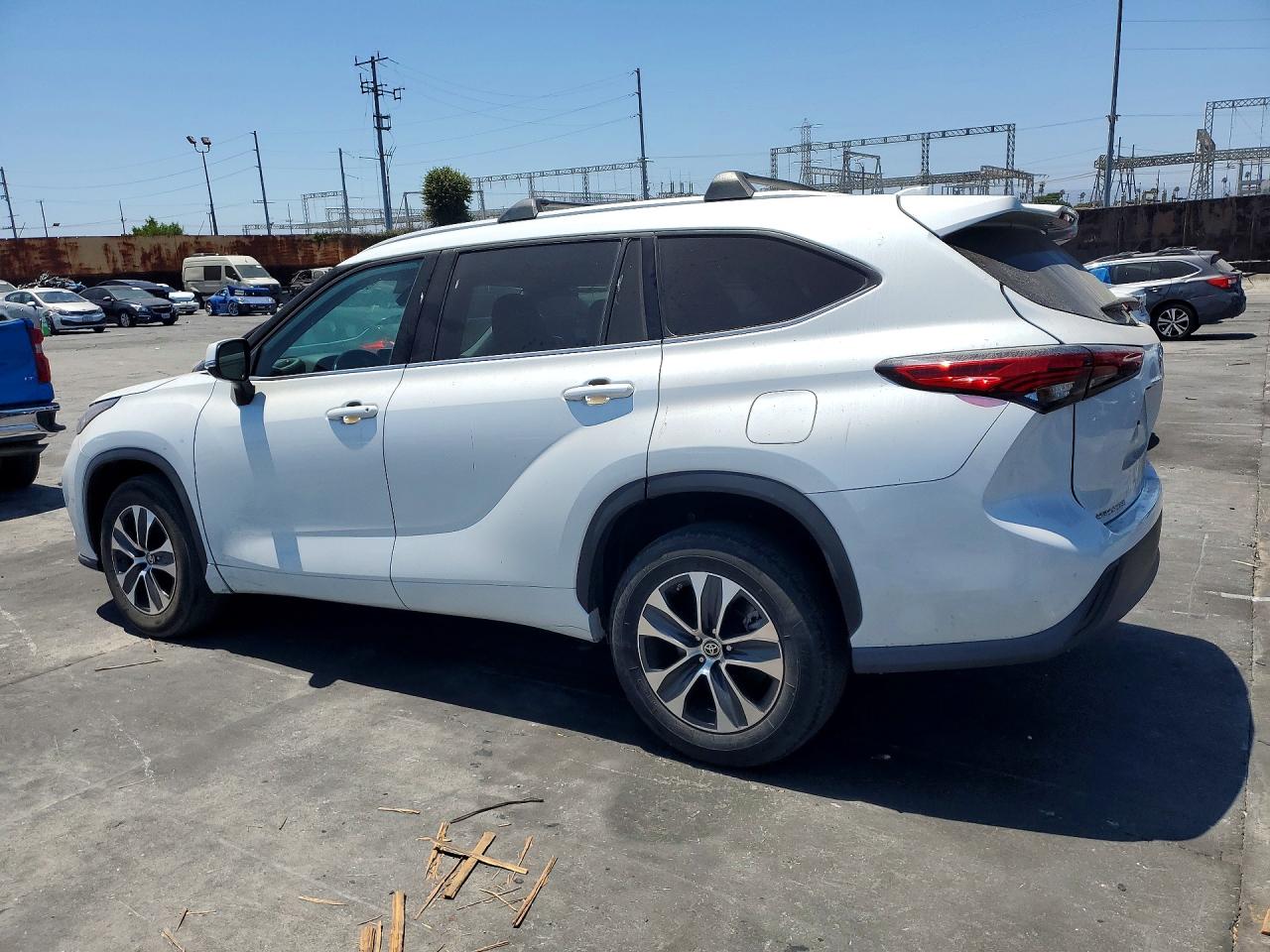 2022 TOYOTA HIGHLANDER HYBRID XLE — снимка 2