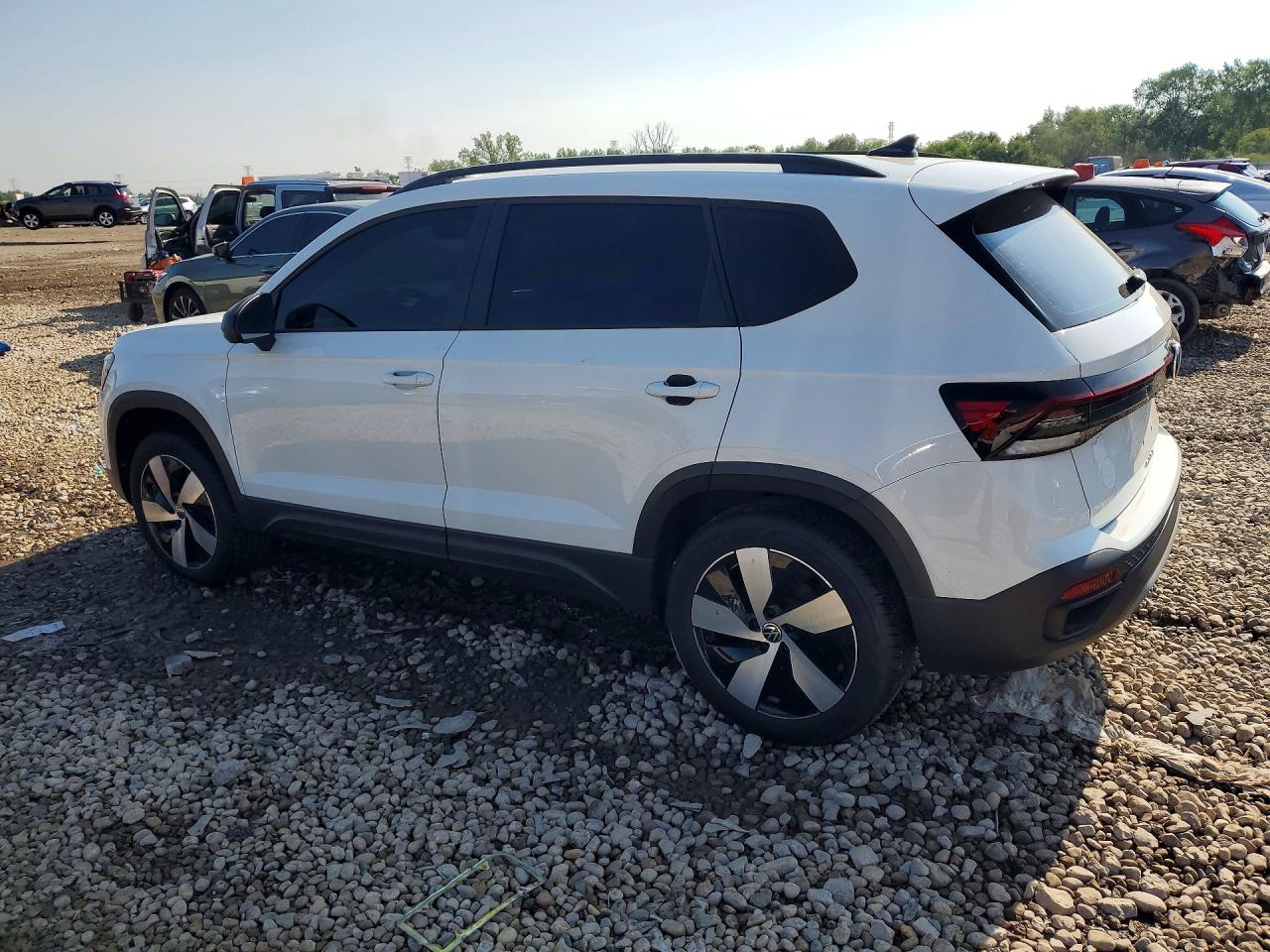 2025 VOLKSWAGEN TAOS S — снимка 2