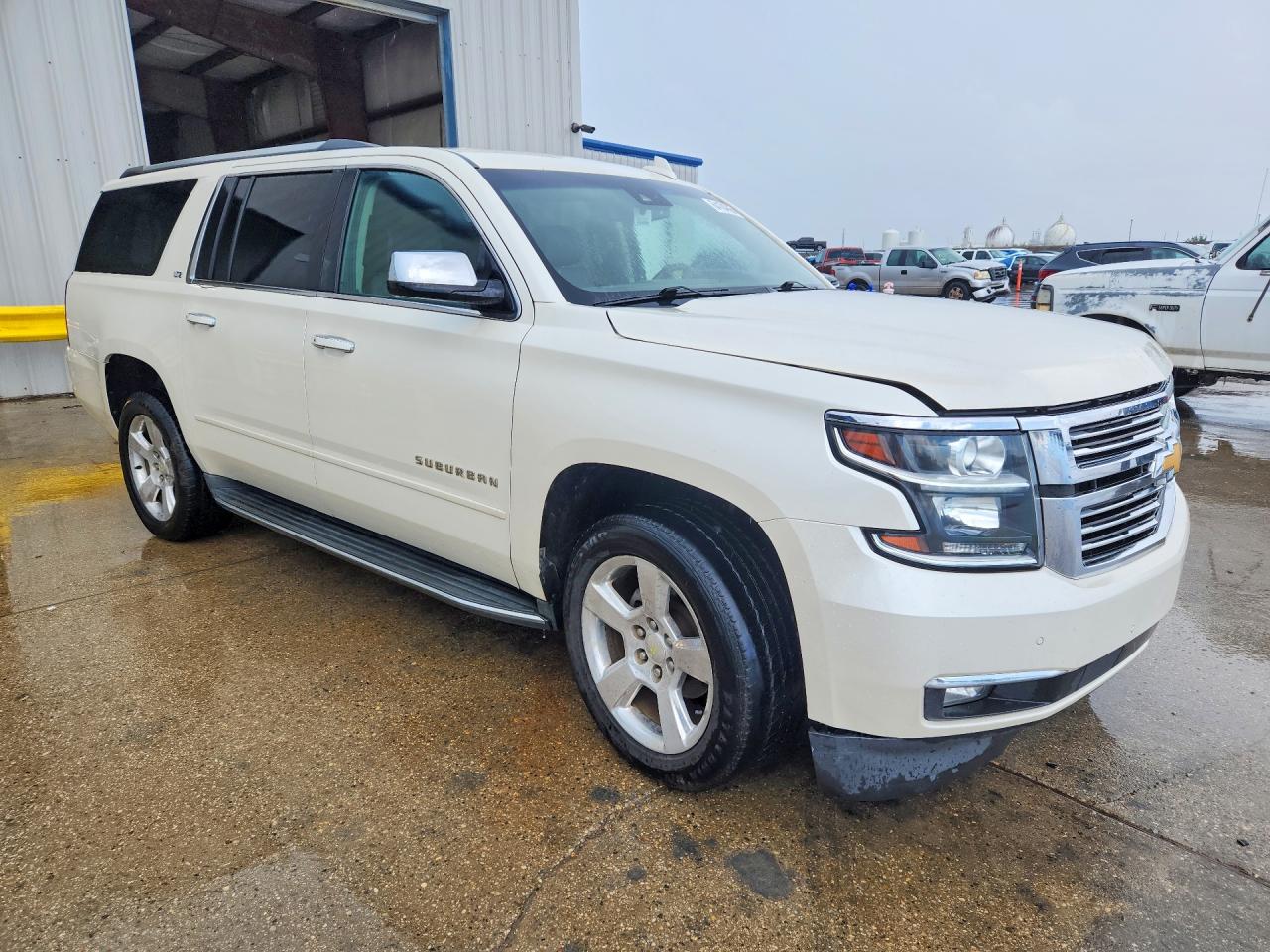 2015 CHEVROLET SUBURBAN C1500 LTZ — снимка 4