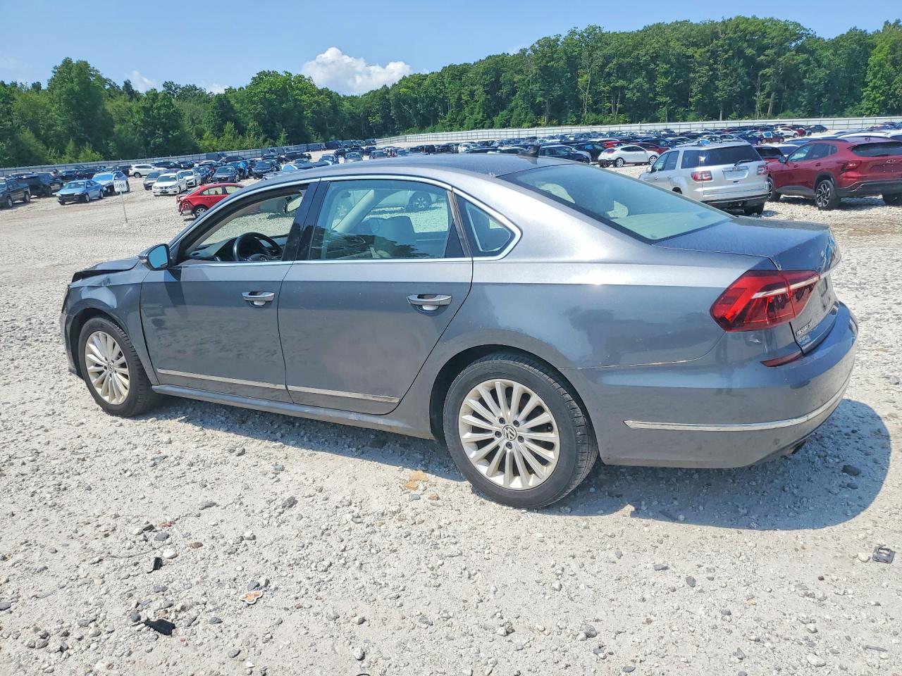 2017 VOLKSWAGEN PASSAT SE — снимка 2