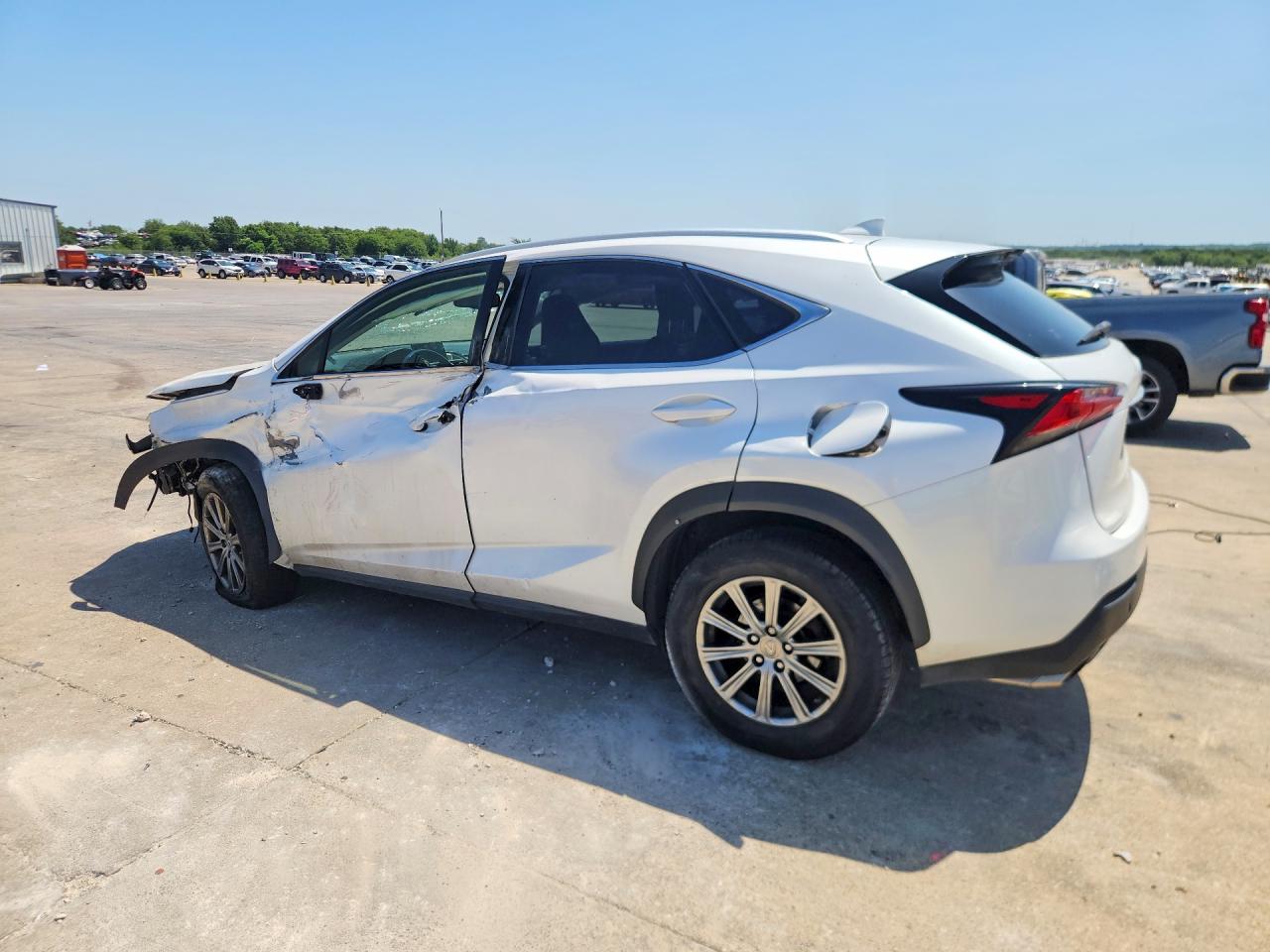 2017 LEXUS NX 200T BASE — снимка 2
