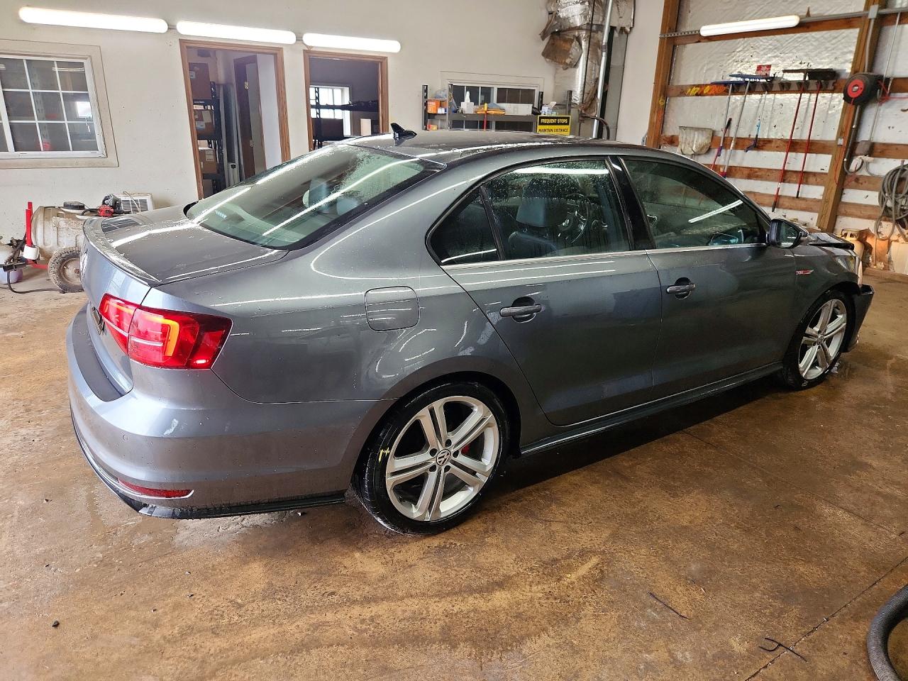 2017 VOLKSWAGEN JETTA GLI — снимка 3