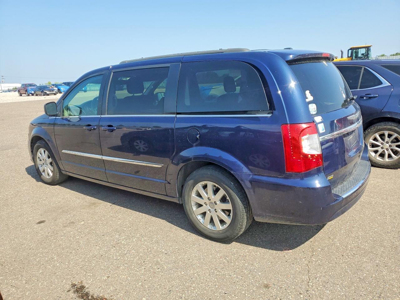 2015 CHRYSLER TOWN & COUNTRY TOURING — снимка 2