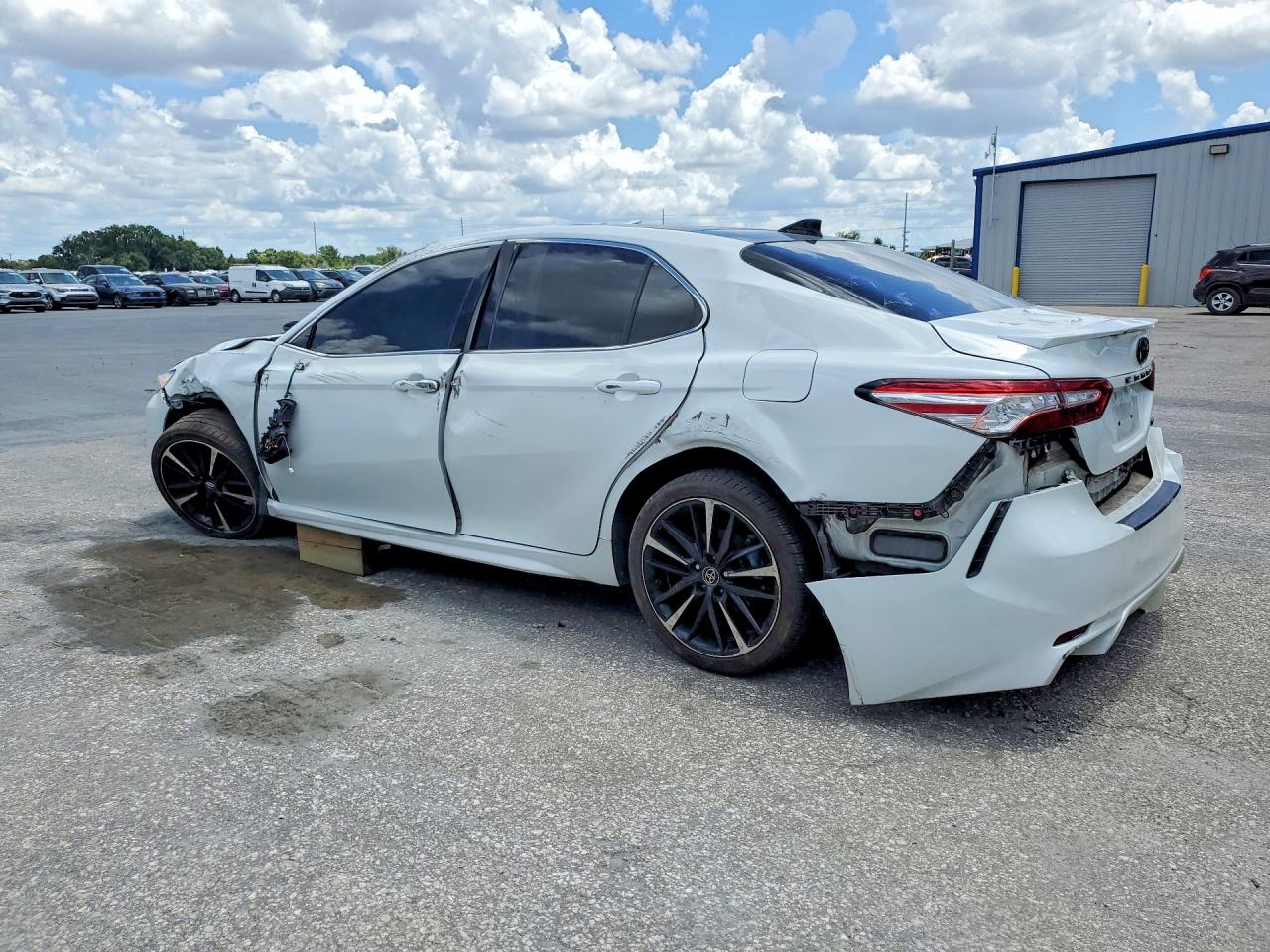 2020 TOYOTA CAMRY XSE — снимка 2