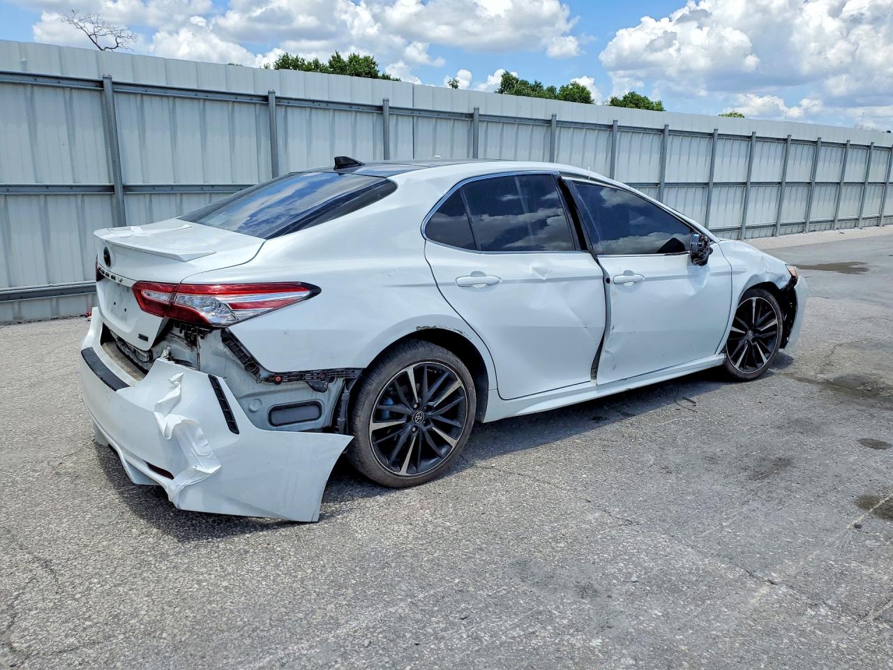 2020 TOYOTA CAMRY XSE — снимка 3