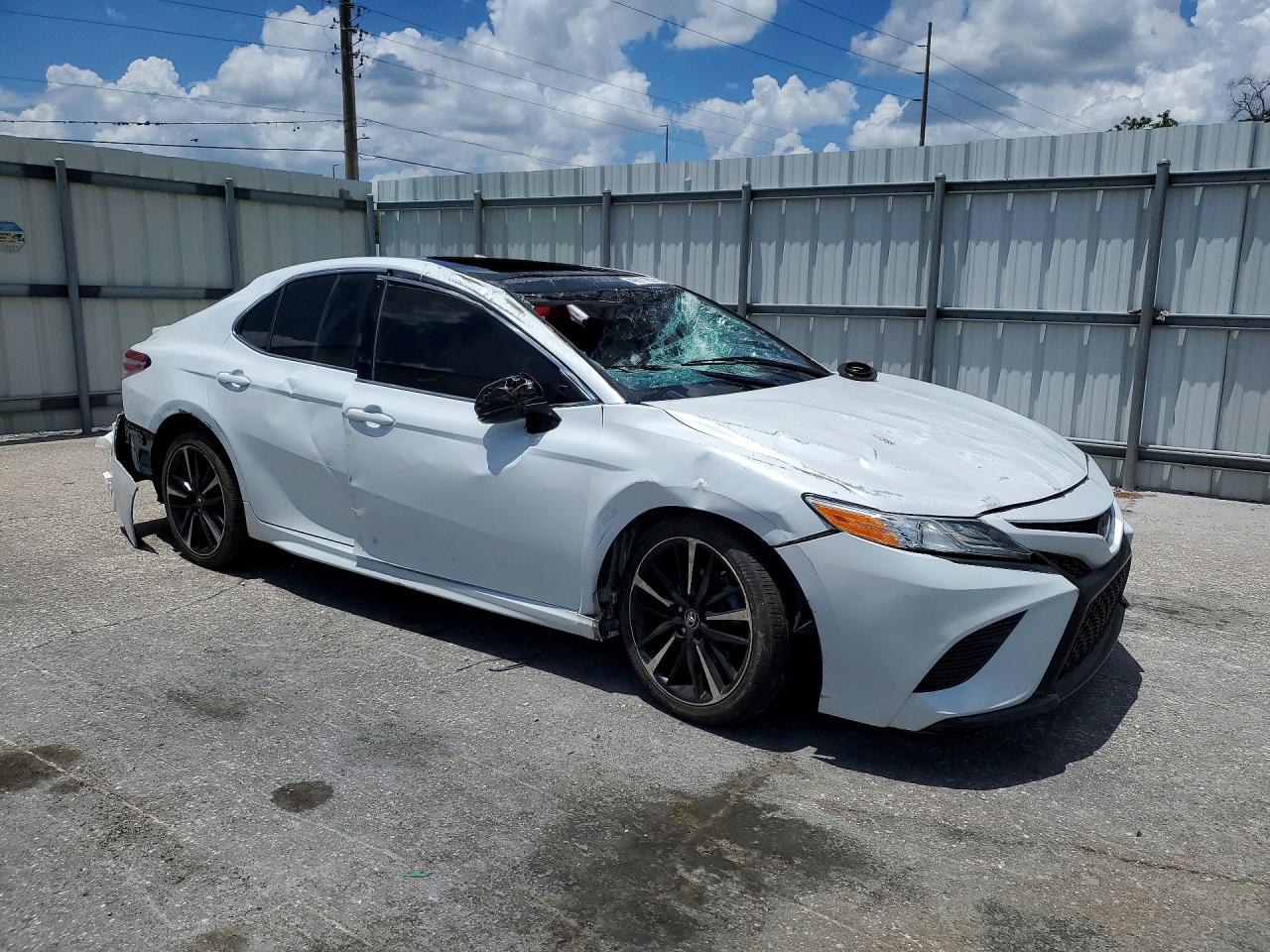 2020 TOYOTA CAMRY XSE — снимка 4
