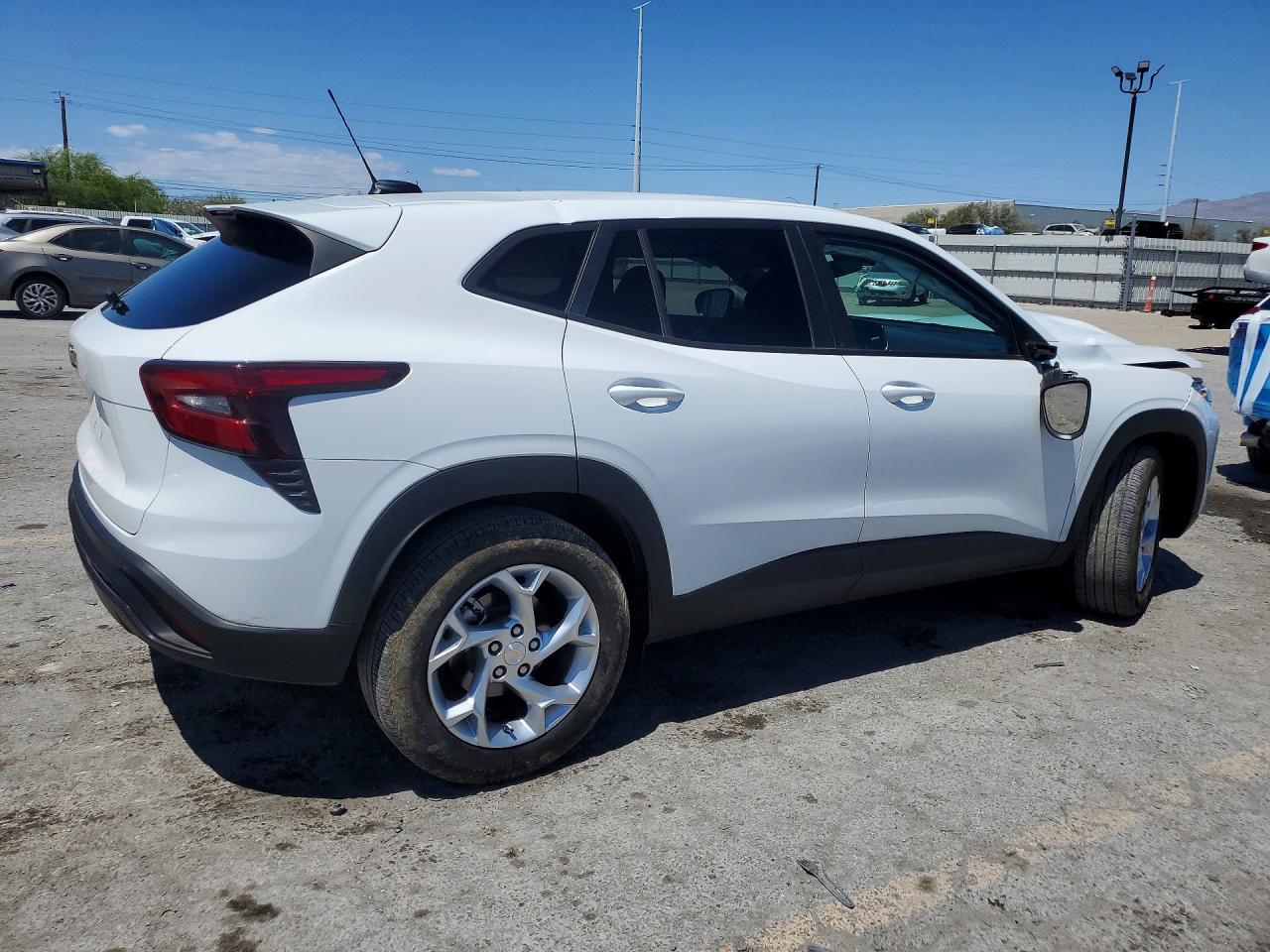 2025 CHEVROLET TRAX LS — снимка 3