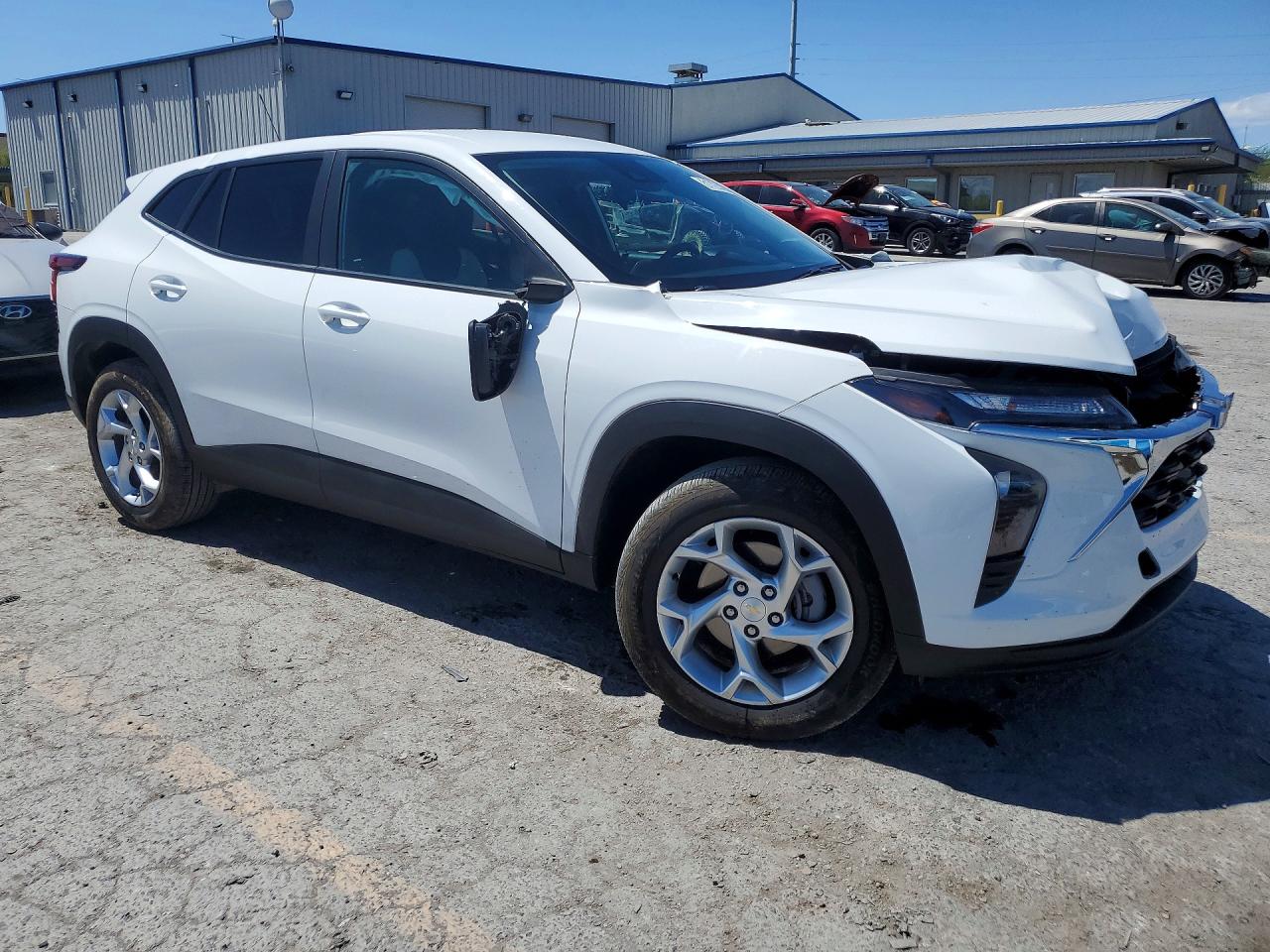 2025 CHEVROLET TRAX LS — снимка 4
