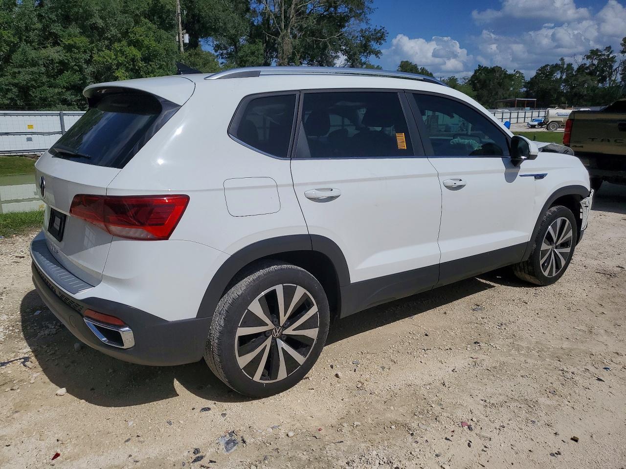 2022 VOLKSWAGEN TAOS SE — снимка 3