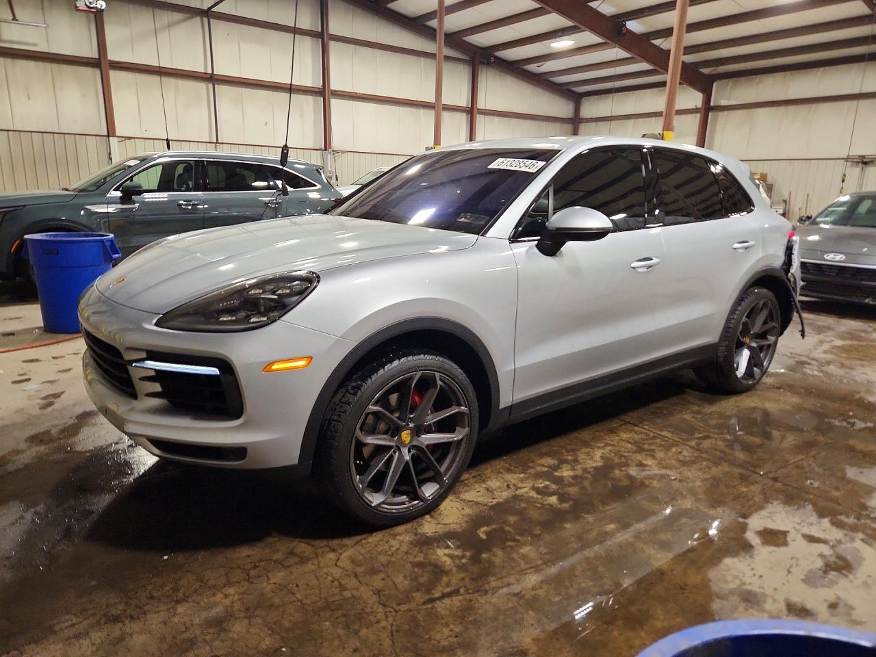 2019 PORSCHE CAYENNE
