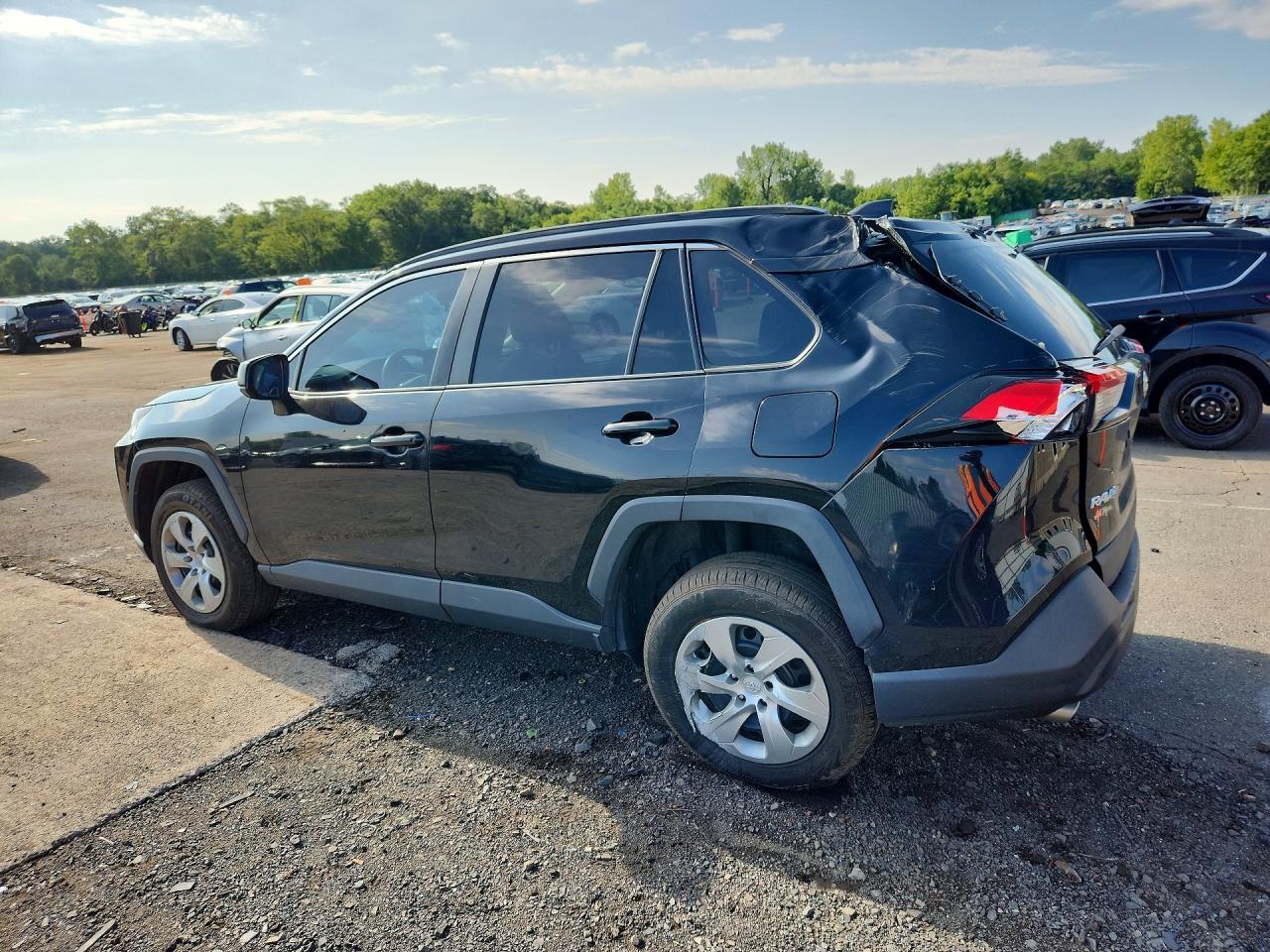 2021 TOYOTA RAV4 LE — снимка 2