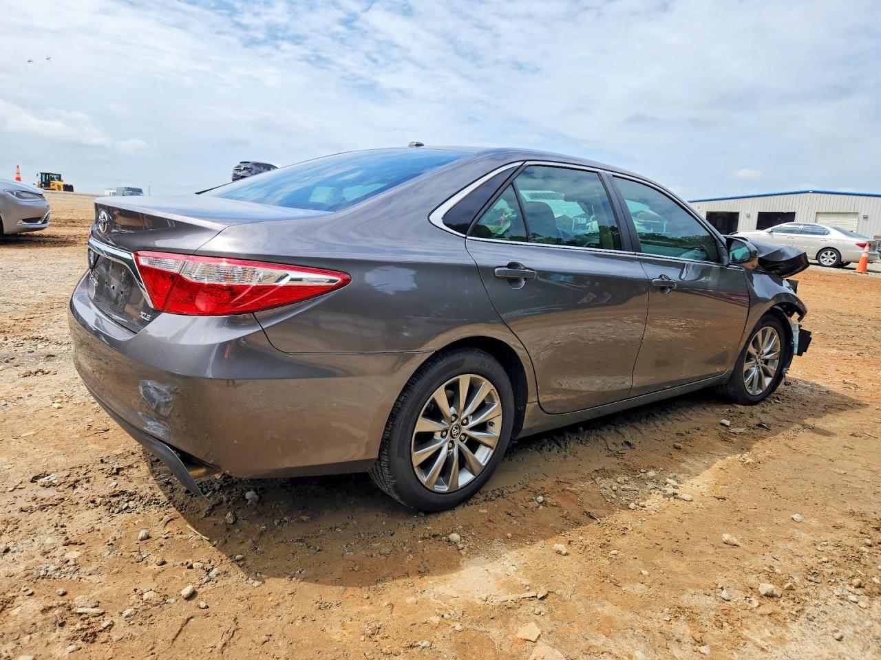 2016 TOYOTA CAMRY XLE — снимка 3