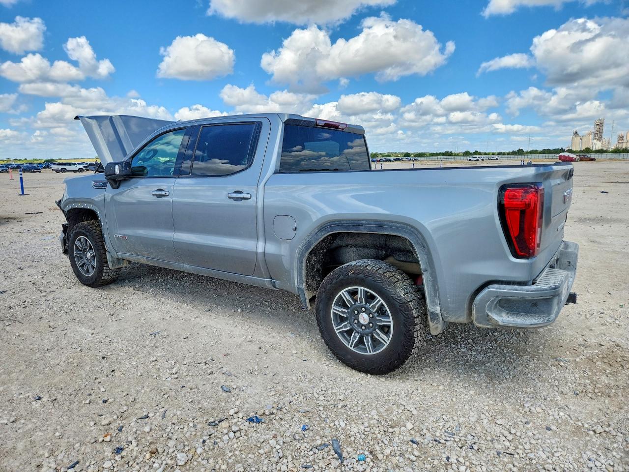 2026 GMC SIERRA K1500 AT4 — снимка 2