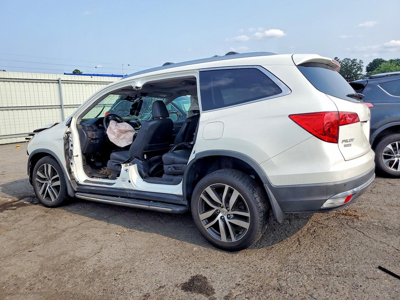 2017 HONDA PILOT ELITE — снимка 2