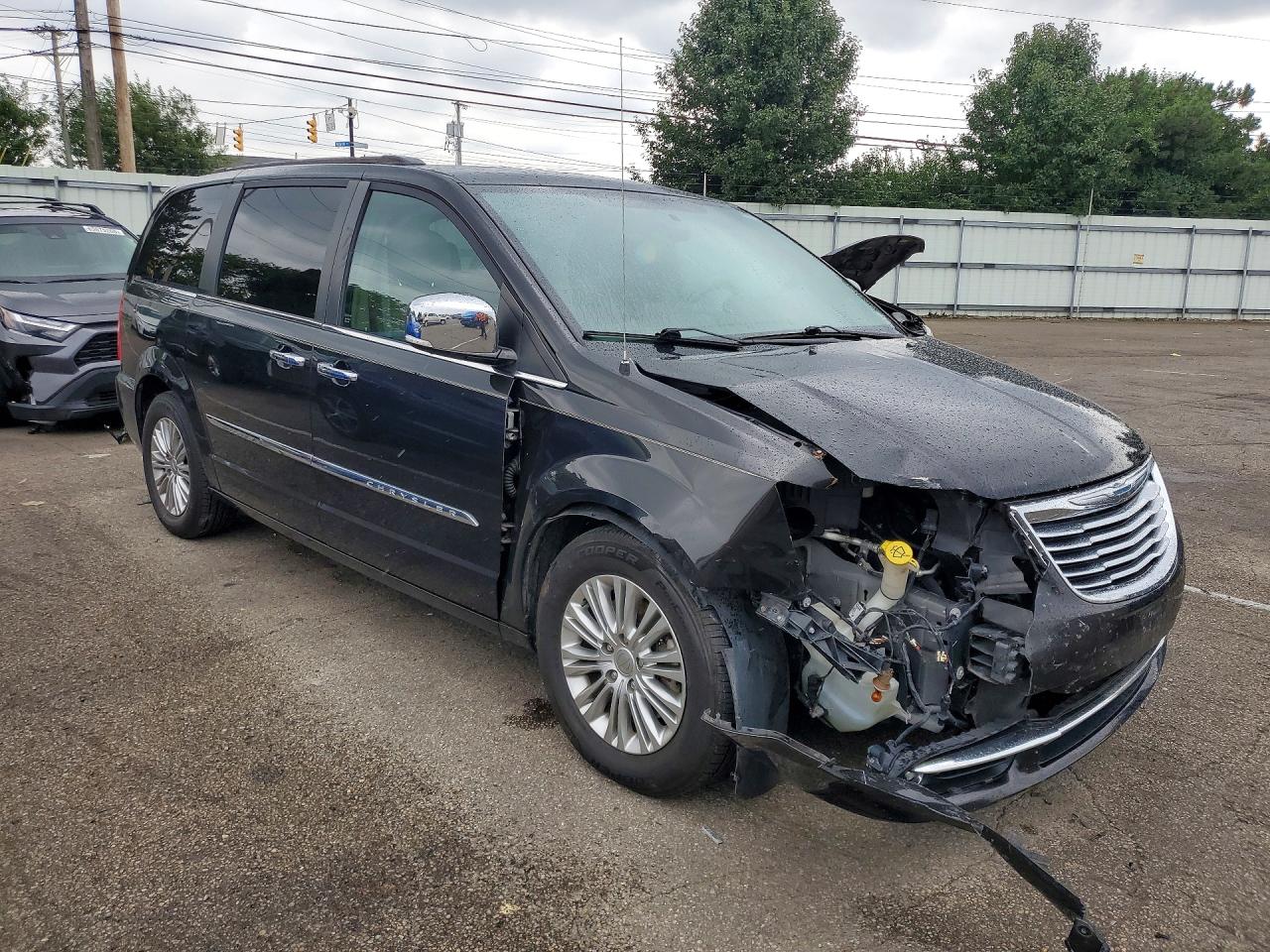 2015 CHRYSLER TOWN & COUNTRY TOURING L — снимка 4