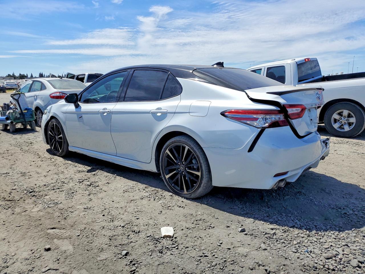 2019 TOYOTA CAMRY XSE — снимка 2