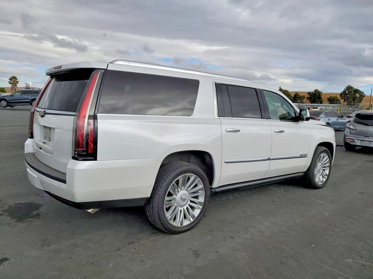 2016 CADILLAC ESCALADE ESV PLATINUM — снимка 3