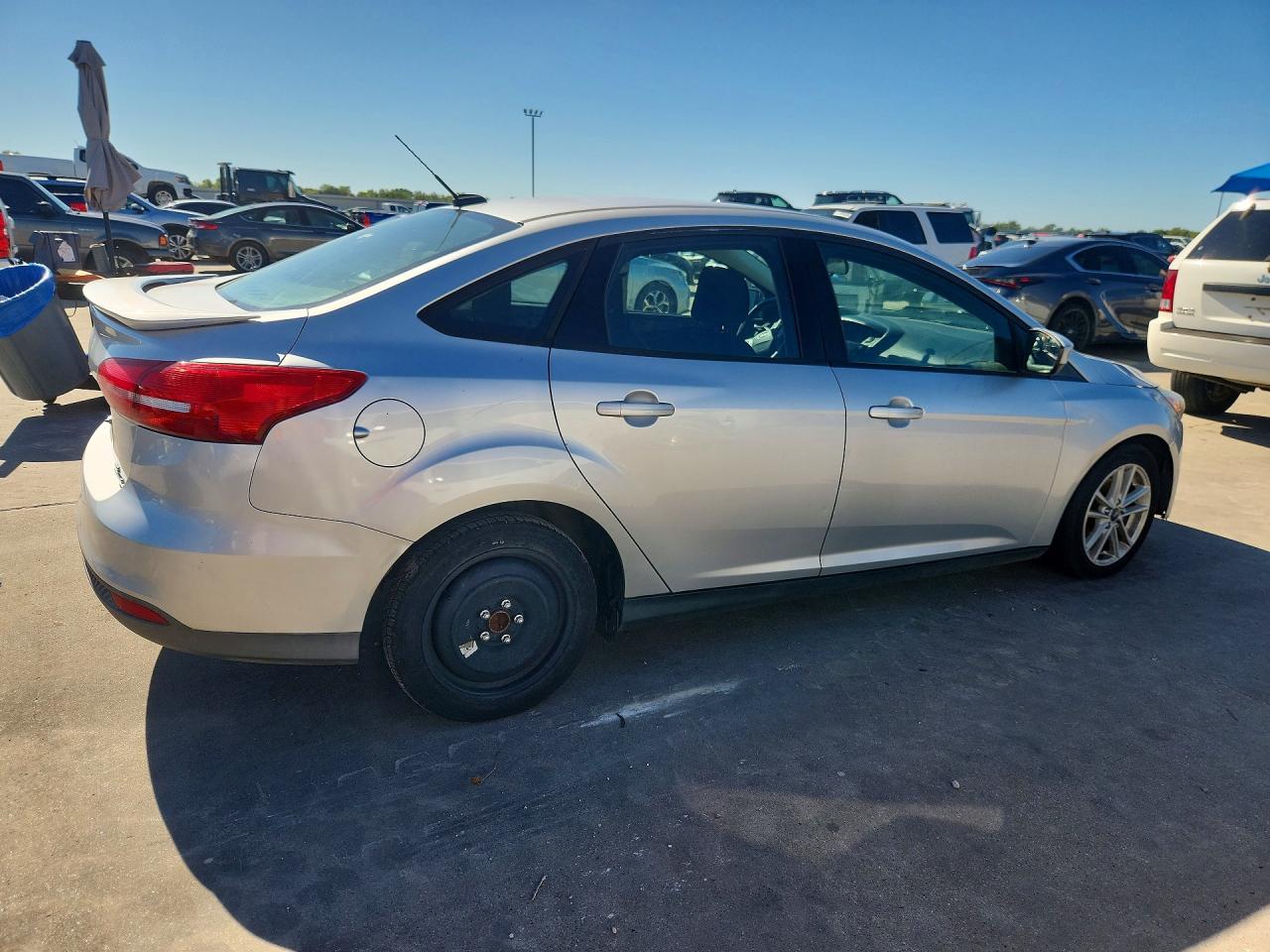 2018 FORD FOCUS SE — photo 3