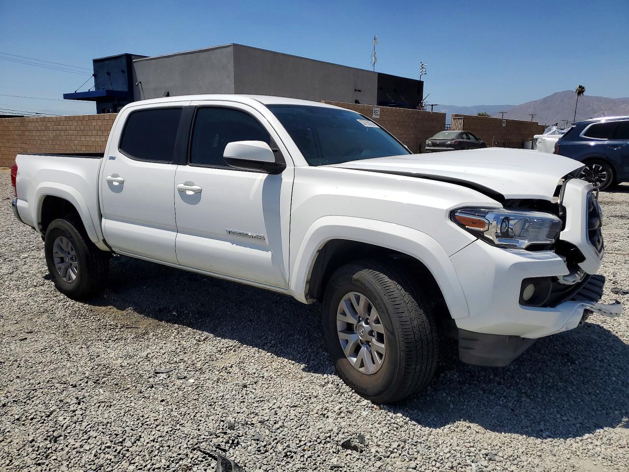2017 TOYOTA TACOMA SR5 — снимка 4