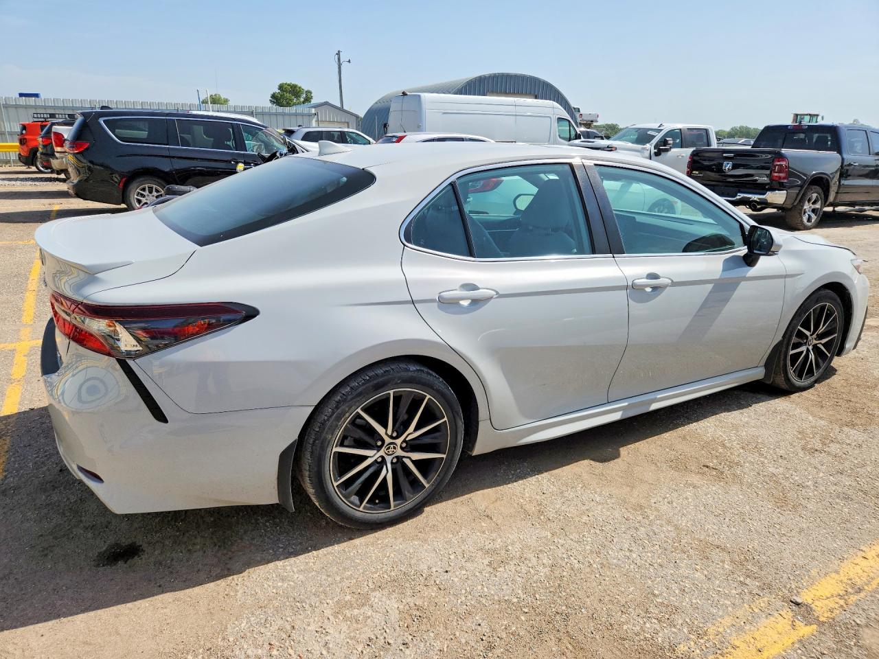 2022 TOYOTA CAMRY SE — снимка 3