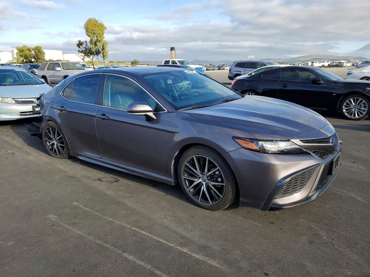 2022 TOYOTA CAMRY HYBRID SE — снимка 4