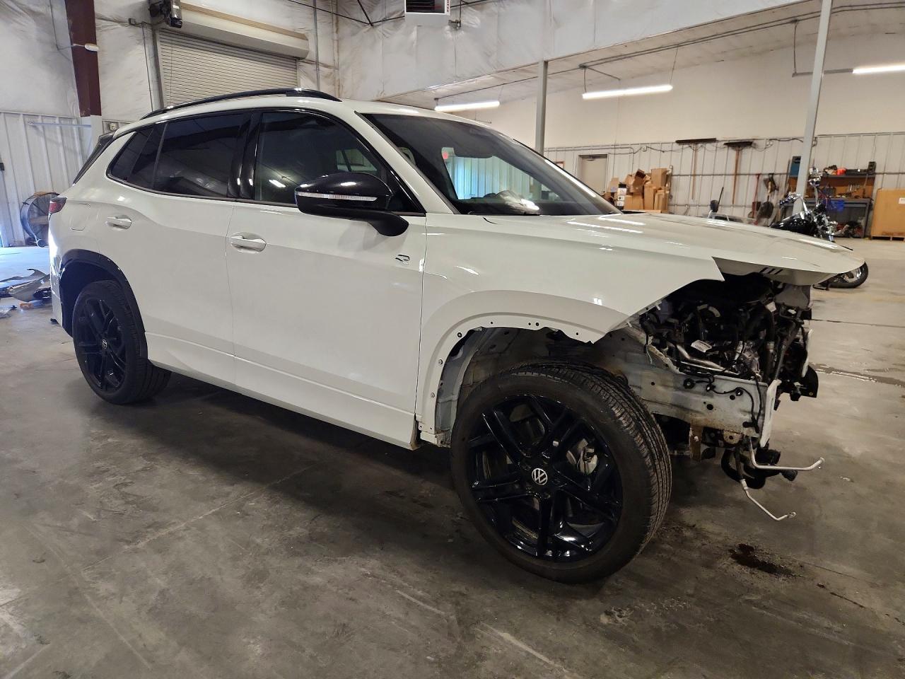 2025 VOLKSWAGEN TIGUAN SE R-LINE BLACK — снимка 4