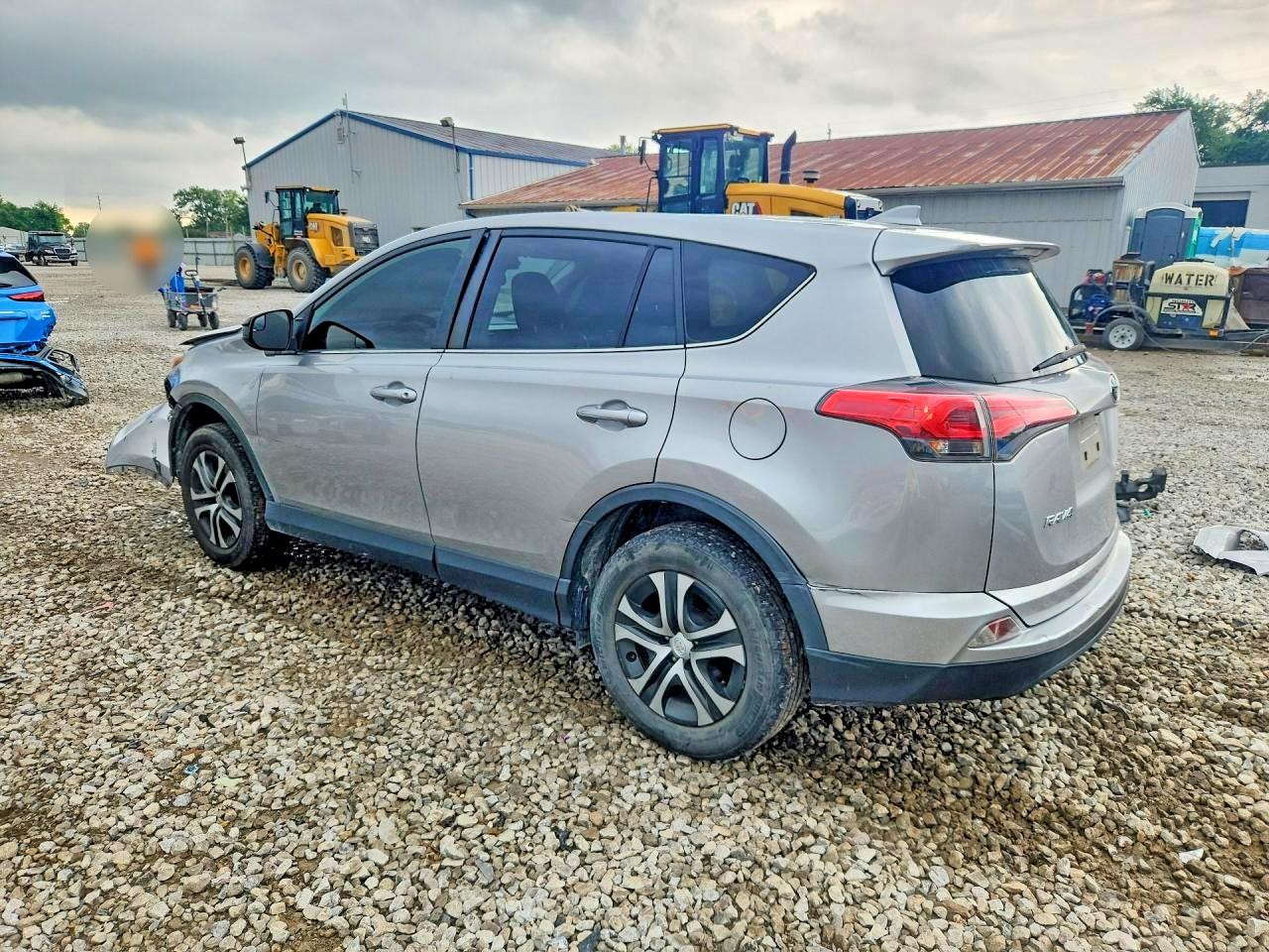 2018 TOYOTA RAV4 LE — снимка 2
