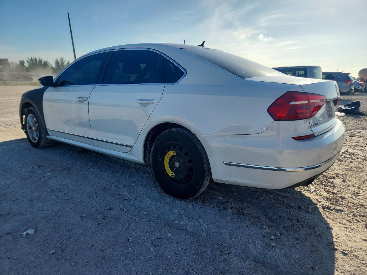 2016 VOLKSWAGEN PASSAT S — снимка 2