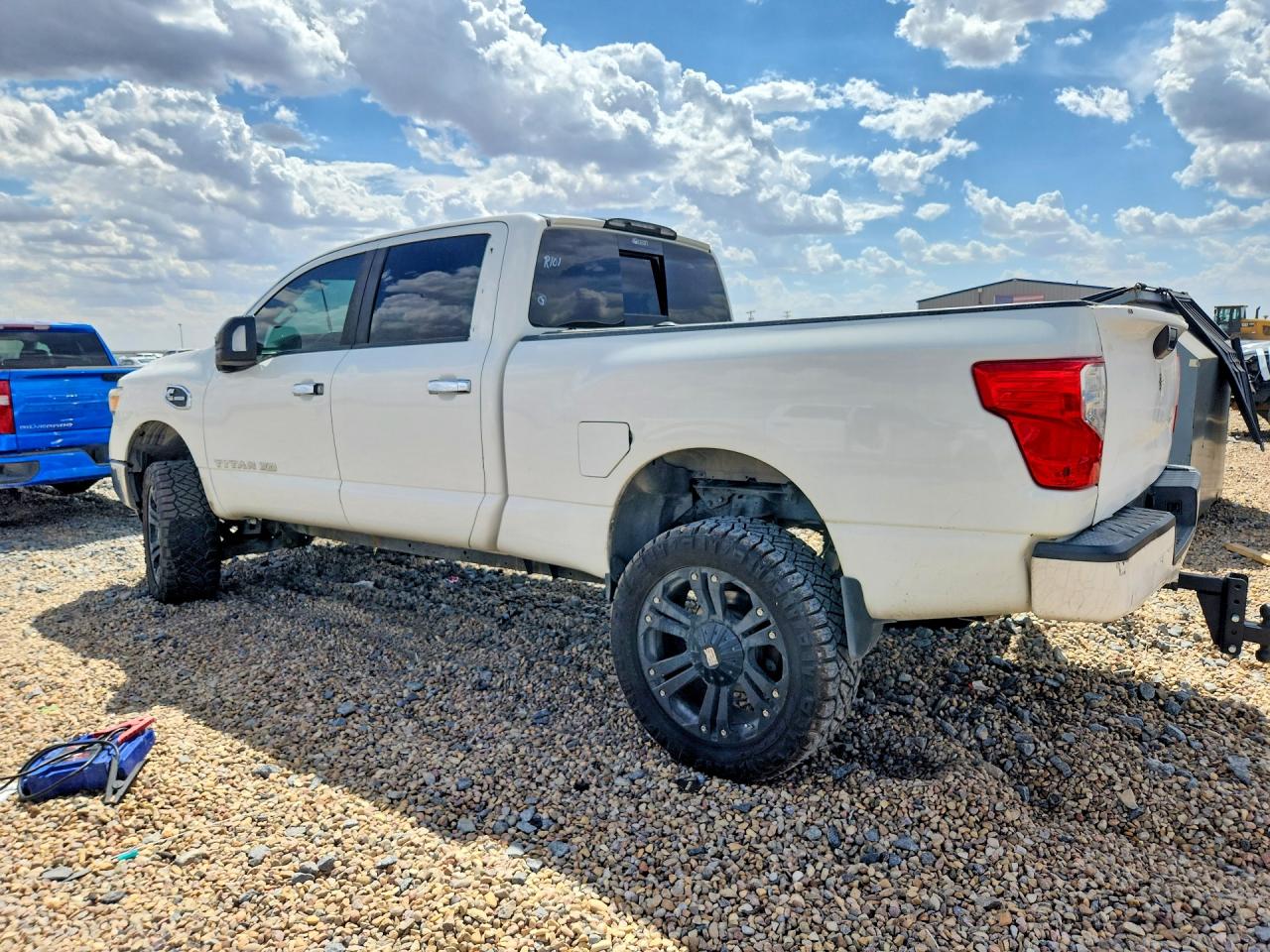 2017 NISSAN TITAN XD SV — снимка 2