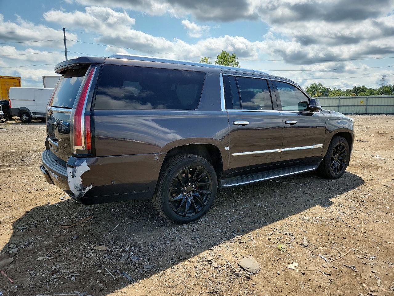 2017 CADILLAC ESCALADE ESV LUXURY — снимка 3