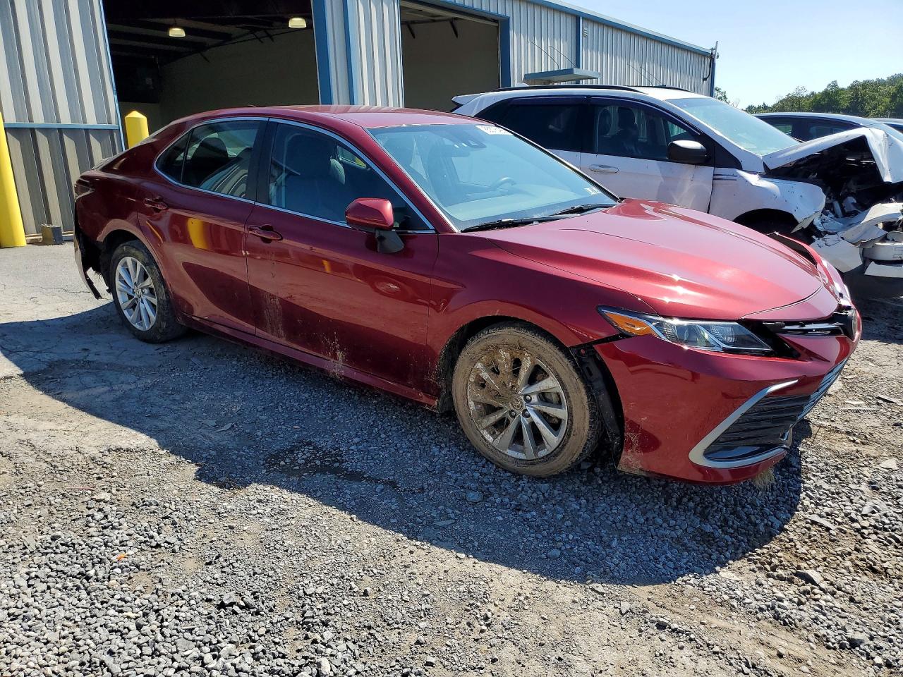 2021 TOYOTA CAMRY LE — снимка 4