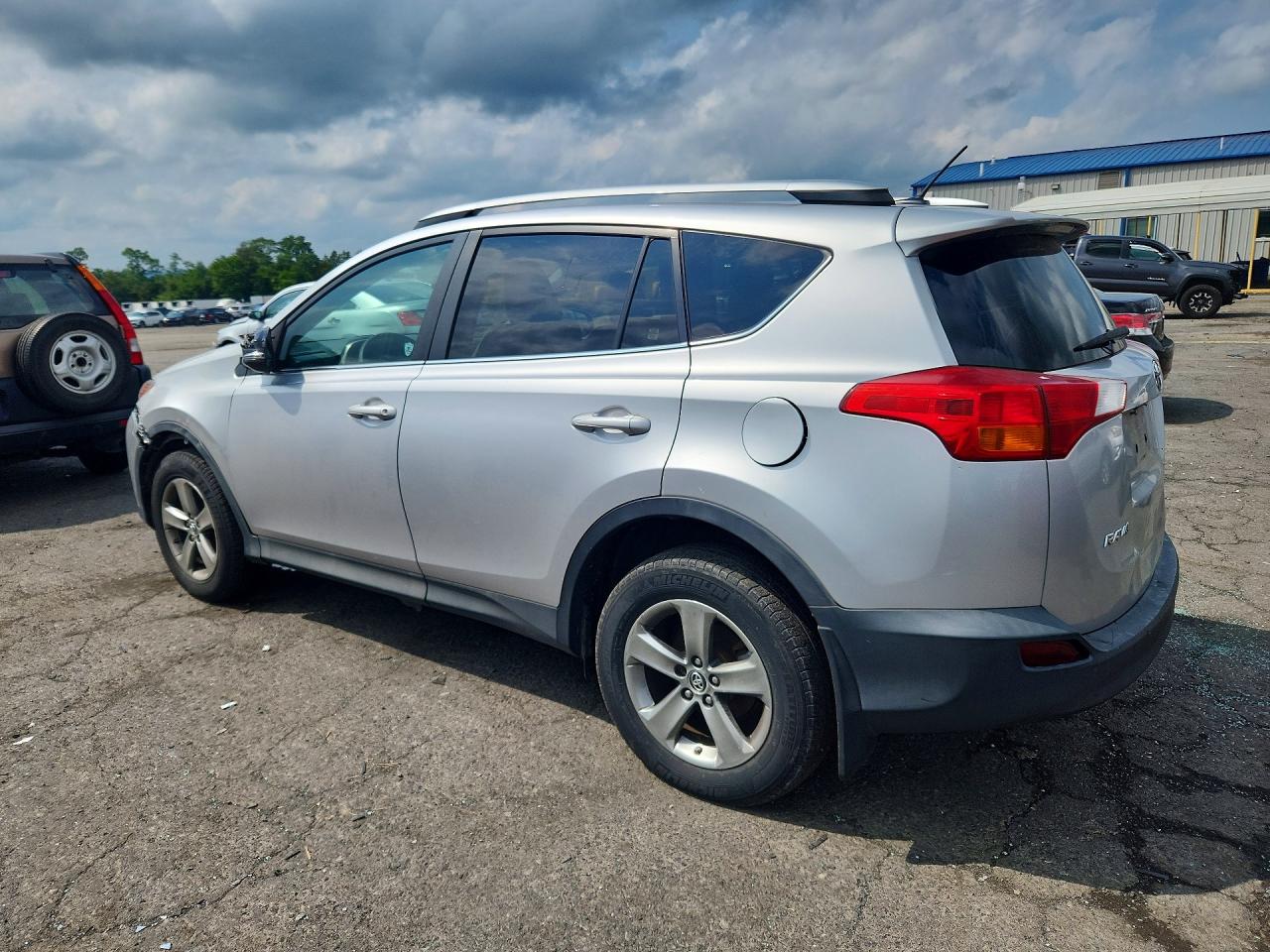 2015 TOYOTA RAV4 XLE — снимка 2
