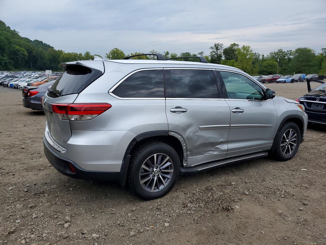 2018 TOYOTA HIGHLANDER XLE — снимка 3