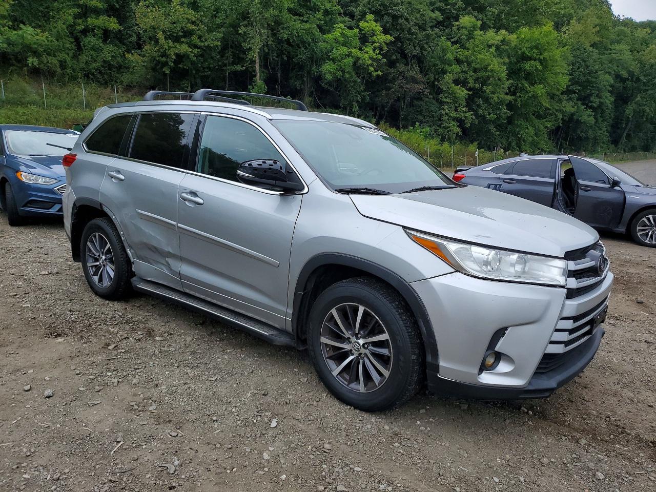 2018 TOYOTA HIGHLANDER XLE — снимка 4