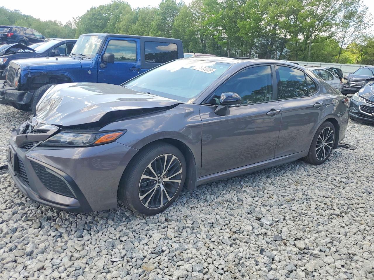 2022 TOYOTA CAMRY SE