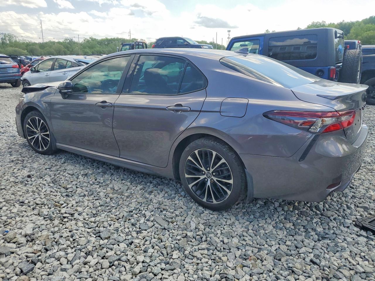 2022 TOYOTA CAMRY SE — снимка 2