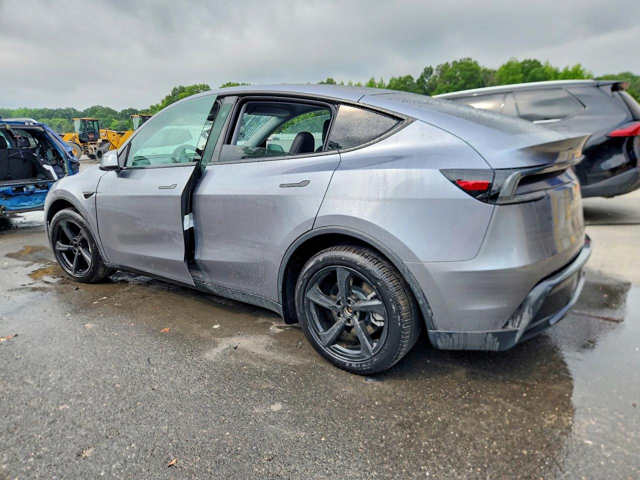 2026 TESLA MODEL Y — снимка 2
