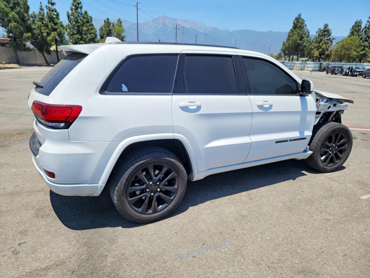 2019 JEEP GRAND CHEROKEE LAREDO — снимка 3