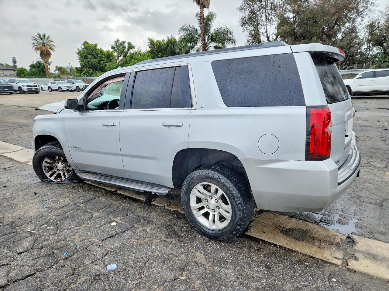 2015 CHEVROLET TAHOE C1500 LT — снимка 2