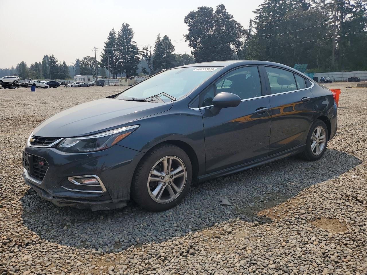 2017 CHEVROLET CRUZE LT