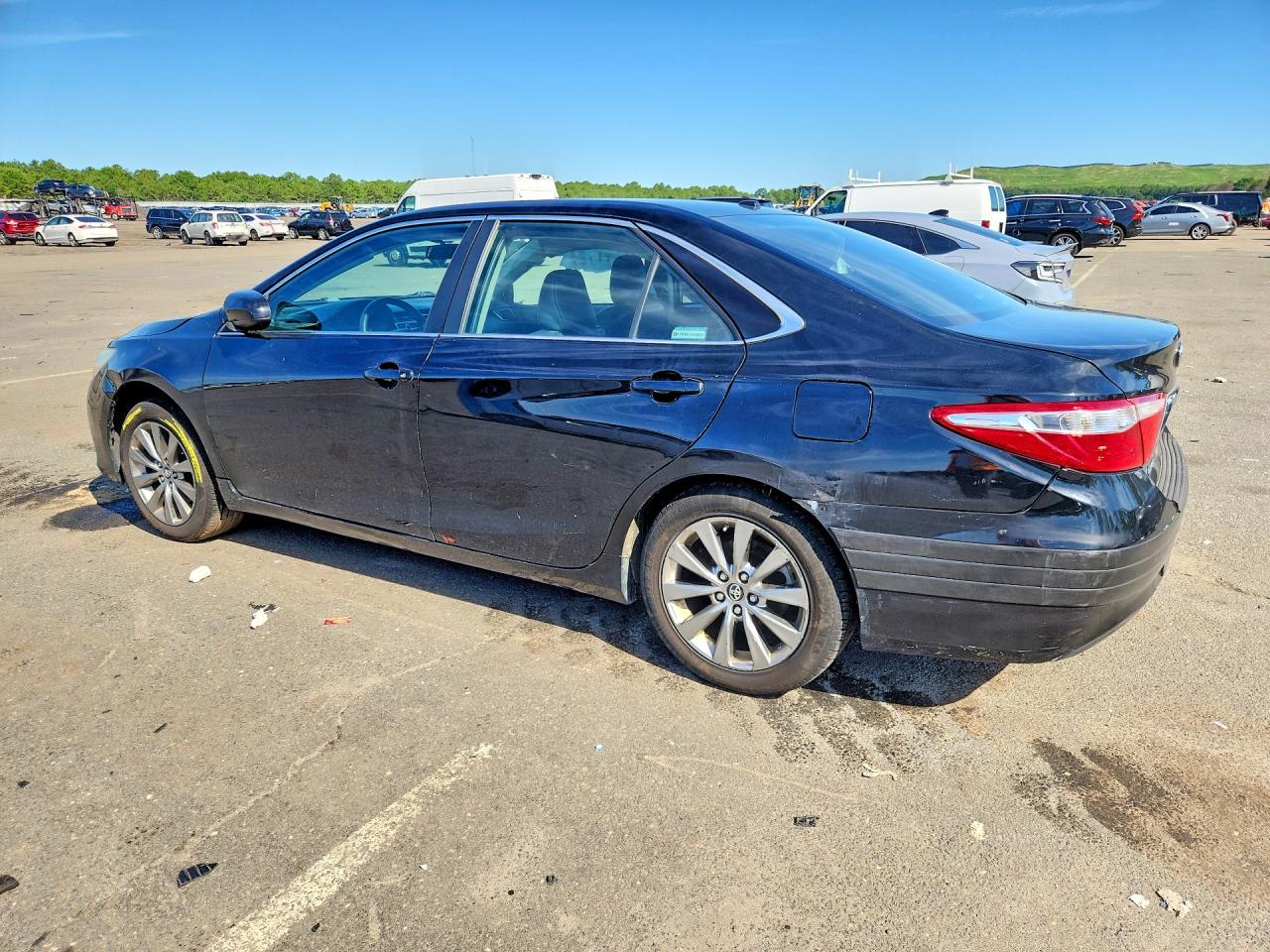 2016 TOYOTA CAMRY XLE — снимка 2