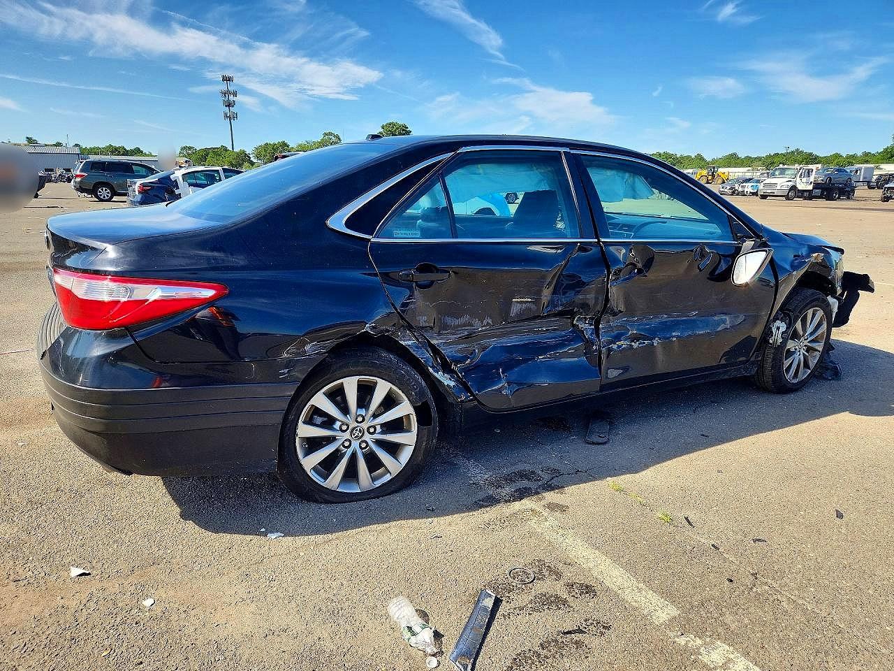 2016 TOYOTA CAMRY XLE — снимка 3